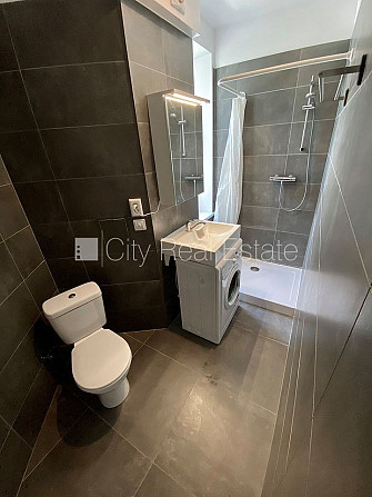 Здание во дворе, реновированный дом, закрытый двор, вход с улицы и со двора, Рига - изображение 13