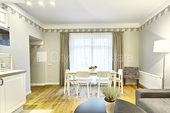 Благоустроенная озеленённая территория, место для машины, количество спален 2 Юрмала - изображение 1