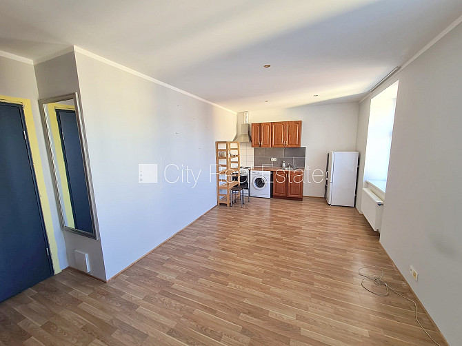 Фасадный дом, реновированный дом, закрытый двор, вход с улицы и со двора, Рига - изображение 4