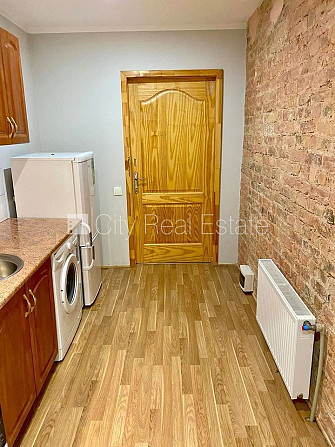 Фасадный дом, реновированный дом, закрытый двор, вход с улицы и со двора, Рига - изображение 10