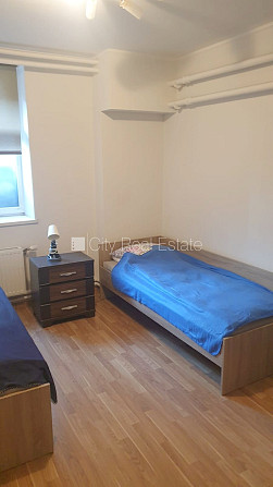 Фасадный дом, реновированный дом, закрытый двор, вход со двора, полуподвал, Рига - изображение 14