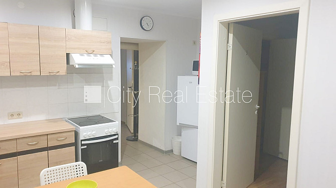 Фасадный дом, реновированный дом, закрытый двор, вход со двора, полуподвал, Рига - изображение 3