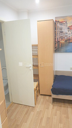 Фасадный дом, реновированный дом, закрытый двор, вход со двора, полуподвал, Рига - изображение 16