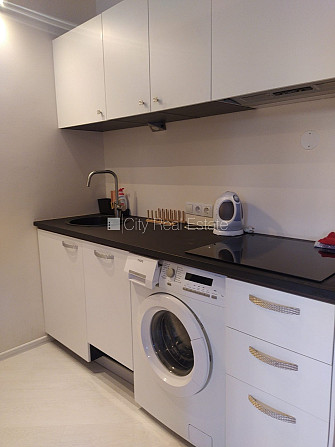 Фасадный дом, реновированный дом, закрытая территория, вход с улицы, лифт, Рига - изображение 7