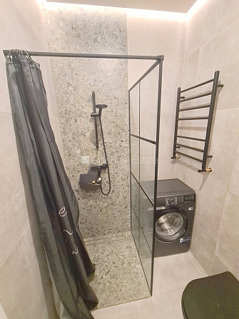 Фасадный дом, реновированный дом, закрытый двор, вход с улицы и со двора, Рига - изображение 16