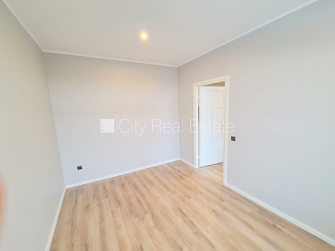 Fasādes māja, renovēta māja, slēgts pagalms, ieeja no ielas un pagalma, kāpņu telpa pēc Rīga - foto 7