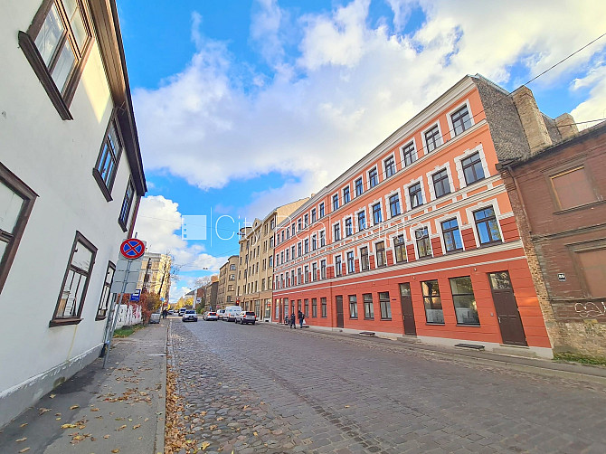 Fasādes māja, renovēta māja, slēgts pagalms, ieeja no ielas un pagalma, kāpņu telpa pēc Rīga - foto 13