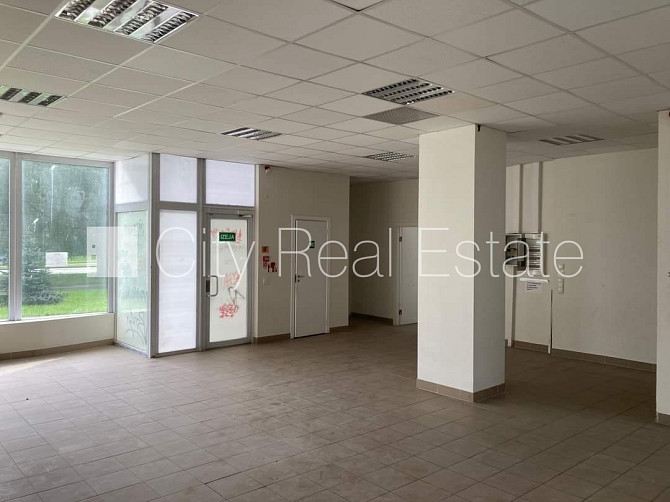 Fasādes māja, ieeja no ielas, ieeja no pagalma, logi vērsti uz ielas pusi, divas ieejas, Rīga - foto 3