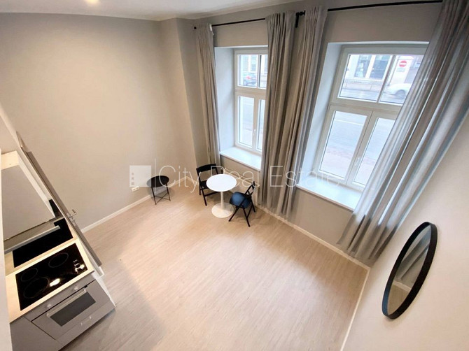 Фасадный дом, реновированный дом, закрытый двор, вход с улицы, лестничная клетка Рига - изображение 2