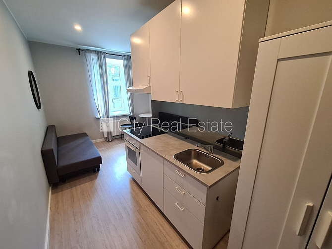 Фасадный дом, реновированный дом, закрытый двор, вход с улицы, лестничная клетка Рига - изображение 11