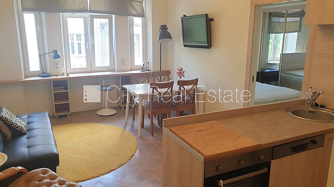 Фасадный дом, реновированный дом, вход с улицы, лифт, лестничная клетка после Рига - изображение 2