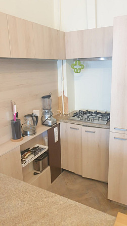 Фасадный дом, реновированный дом, вход с улицы, лифт, лестничная клетка после Рига - изображение 10