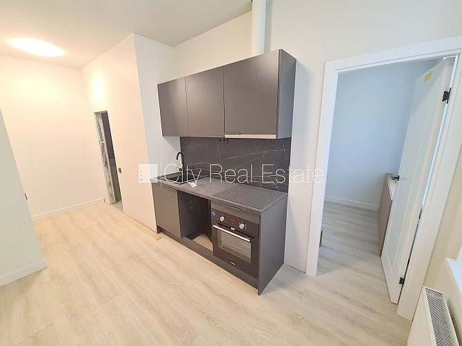 Здание во дворе, реновированный дом, закрытая территория, вход с улицы и со двора, Рига - изображение 1