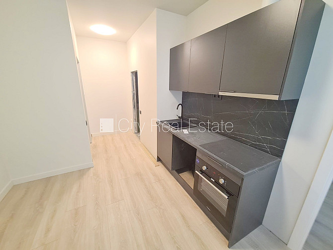 Здание во дворе, реновированный дом, закрытая территория, вход с улицы и со двора, Рига - изображение 4