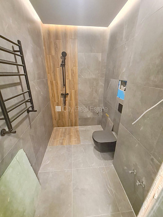 Здание во дворе, реновированный дом, закрытая территория, вход с улицы и со двора, Рига - изображение 8