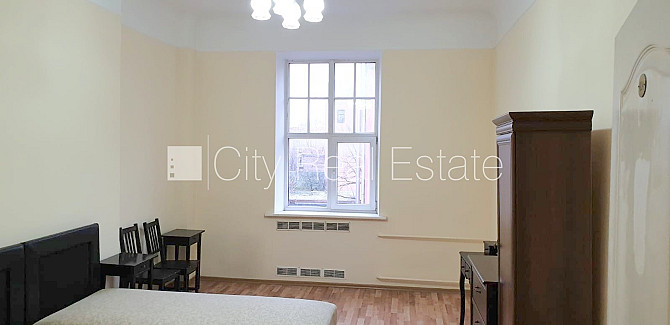 Фасадный дом, реновированный дом, вход с улицы, лифт, лестничная клетка после Рига - изображение 1