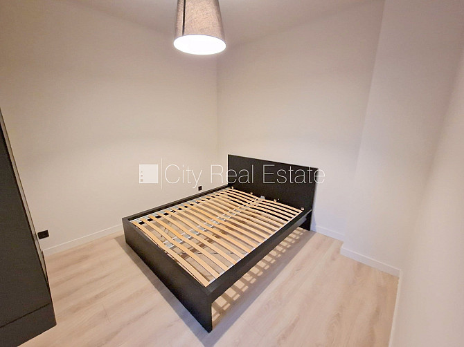 Фасадный дом, реновированный дом, закрытый двор, вход с улицы, лифт, лестничная Рига - изображение 9