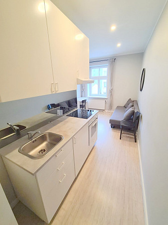 Фасадный дом, реновированный дом, закрытый двор, вход с улицы, лестничная клетка Рига - изображение 9