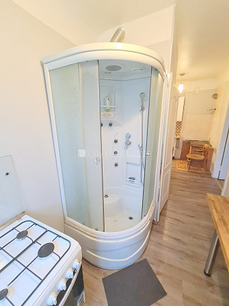 Фасадный дом, закрытый двор, вход с улицы, окна выходят во двор, изолированная Рига - изображение 11