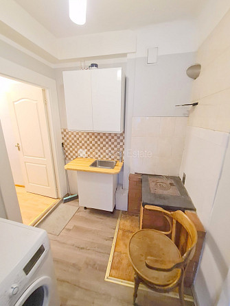 Фасадный дом, закрытый двор, вход с улицы, окна выходят во двор, изолированная Рига - изображение 15