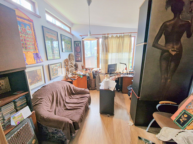 Фасадный дом, реновированный дом, закрытый двор, территория обнесена забором, Юрмала - изображение 10