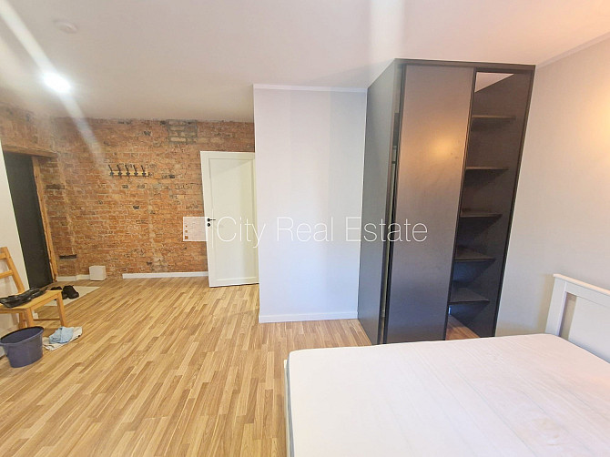 Дом во дворе, реновированный дом, закрытый двор, вход с улицы и со двора, Рига - изображение 14