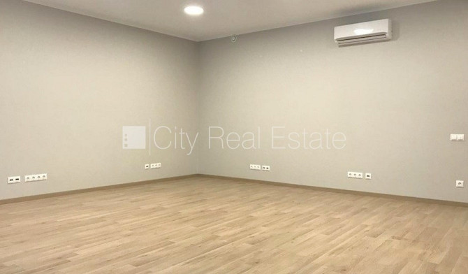 Jaunceltne, fasādes māja, labiekārtota apzaļumota teritorija, bruģēts piebraucamais ceļš, Rīga - foto 7