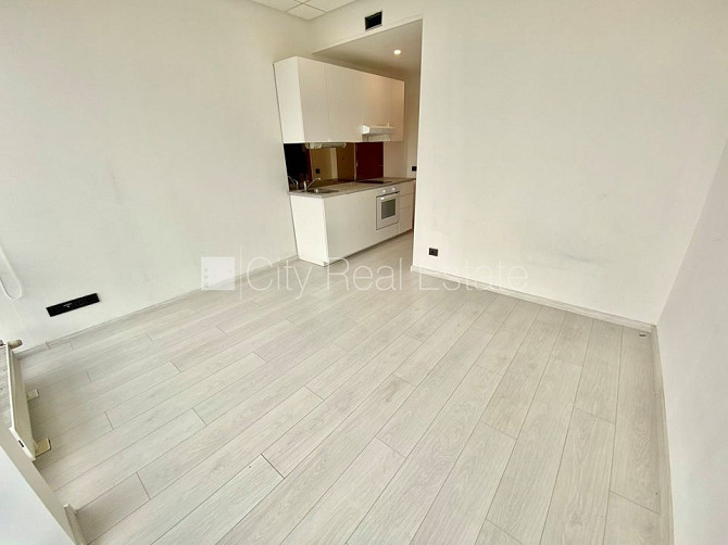 Фасадный дом, реновированный дом, закрытый двор, вход с улицы, лестничная клетка Рига - изображение 4