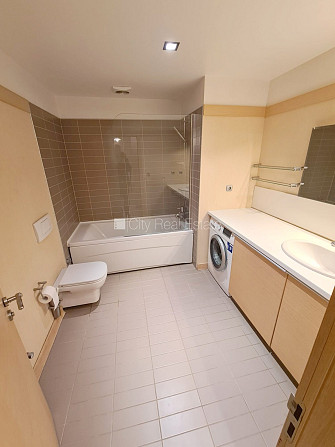 Новостройка, фасадный дом, благоустроенная озеленённая территория, закрытая Рига - изображение 15