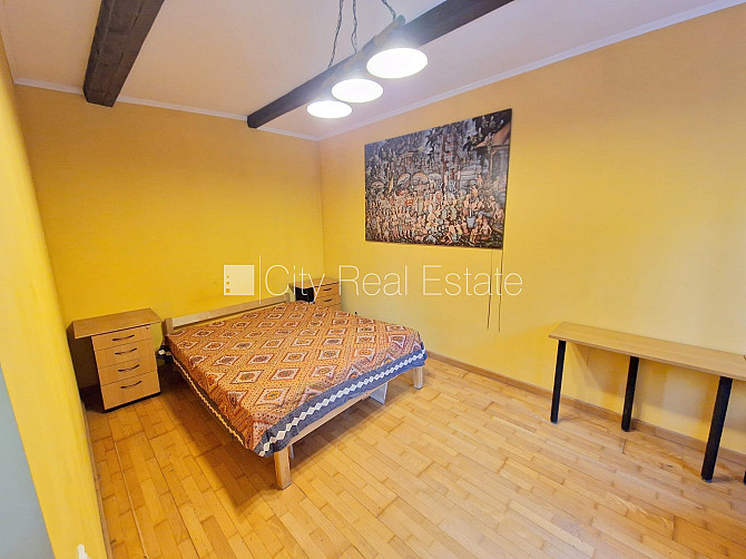 Часть дома, благоустроенный озеленённый двор, место для машины, вход со двора, Юрмала - изображение 10