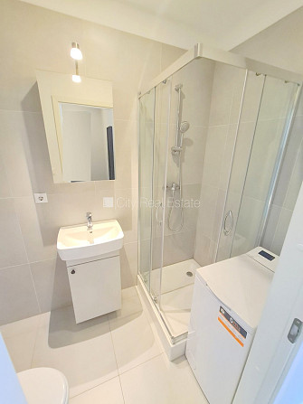 Фасадный дом, реновированный дом, закрытый двор, вход с улицы и со двора, Рига - изображение 11