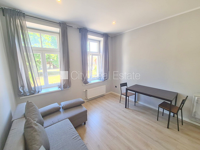 Фасадный дом, реновированный дом, закрытый двор, вход с улицы и со двора, Рига - изображение 5