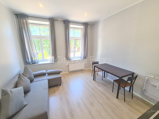 Фасадный дом, реновированный дом, закрытый двор, вход с улицы и со двора, Рига - изображение 6