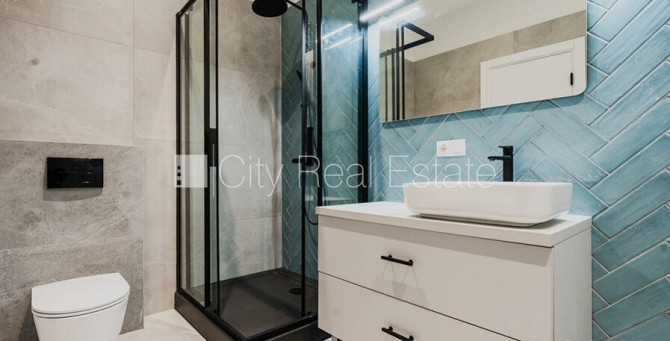 Земля в собственности, здание во дворе, фасадный дом, реновированный дом, Рига - изображение 12