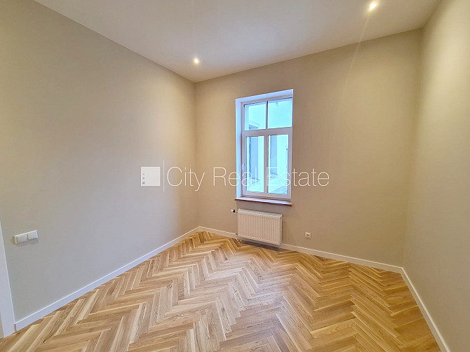 Земля в собственности, здание во дворе, фасадный дом, реновированный дом, Рига - изображение 8