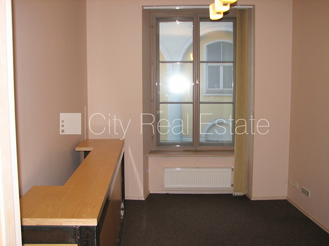 Fasādes māja, renovēta māja, objektu apsargā fiziskā apsardze, ieeja no ielas, ir lifts, Rīga - foto 11