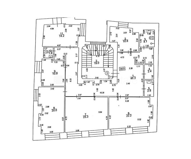 Fasādes māja, renovēta māja, slēgts pagalms, ieeja no ielas, kāpņu telpa pēc kapitālā Rīga - foto 9