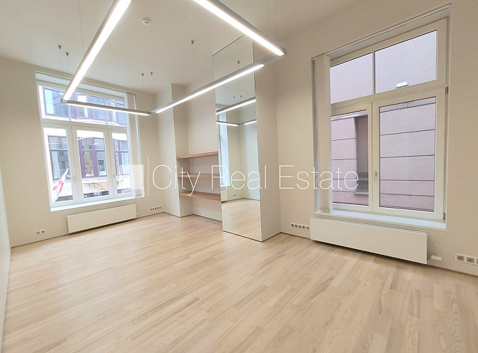 Fasādes māja, renovēta māja, slēgts pagalms, ieeja no ielas, kāpņu telpa pēc kapitālā Rīga - foto 2