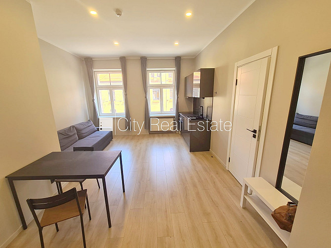 Фасадный дом, реновированный дом, закрытый двор, вход со двора, лифт, лестничная Рига - изображение 3