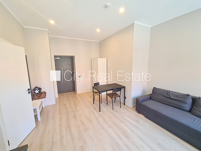 Фасадный дом, реновированный дом, закрытый двор, вход со двора, лифт, лестничная Рига - изображение 9