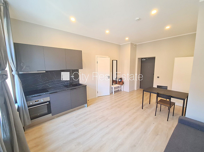 Фасадный дом, реновированный дом, закрытый двор, вход со двора, лифт, лестничная Рига - изображение 8