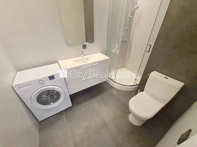 Фасадный дом, реновированный дом, закрытый двор, вход со двора, лифт, лестничная Рига - изображение 16