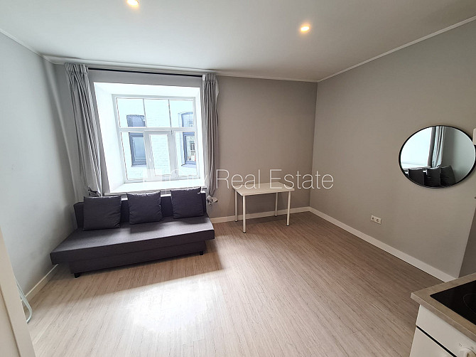 Фасадный дом, реновированный дом, закрытый двор, вход с улицы, лестничная клетка Рига - изображение 10