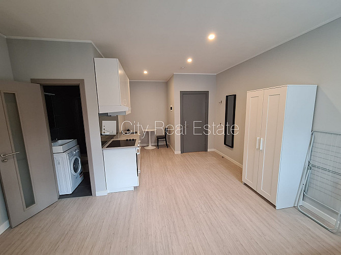 Фасадный дом, реновированный дом, закрытый двор, вход с улицы, лестничная клетка Рига - изображение 5