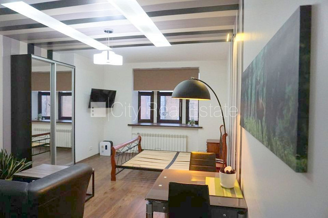 Фасадный дом, вход с улицы, лифт, лестничная клетка после капитального ремонта, Рига - изображение 2