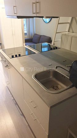 Фасадный дом, реновированный дом, закрытый двор, вход с улицы, лестничная клетка Рига - изображение 5