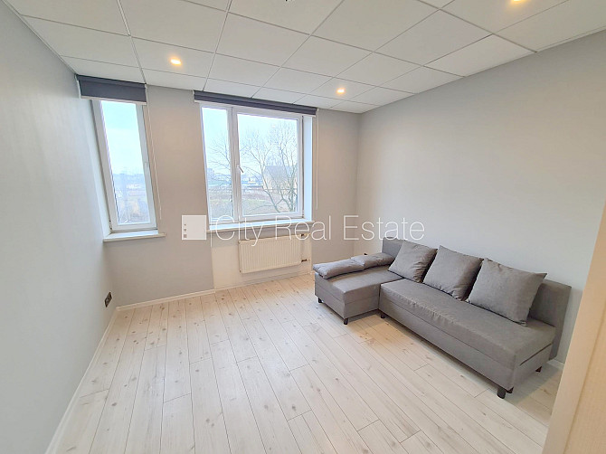 Новостройка, фасадный дом, закрытый двор, вход с улицы, лифт, лестничная клетка Рига - изображение 2