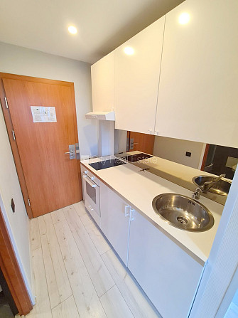 Новостройка, фасадный дом, закрытый двор, вход с улицы, лифт, лестничная клетка Рига - изображение 7