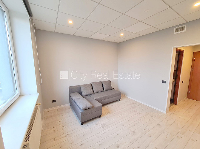 Новостройка, фасадный дом, закрытый двор, вход с улицы, лифт, лестничная клетка Рига - изображение 3