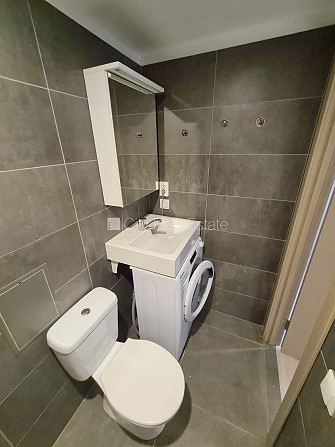 Фасадный дом, реновированный дом, закрытый двор, вход с улицы и со двора, Рига - изображение 13